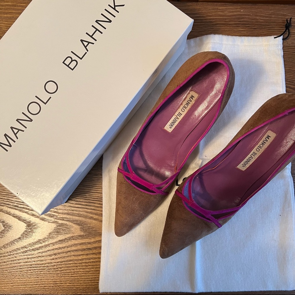 Manolo Blahnik brown suede pumps